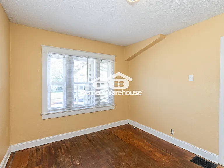 4038 Bellefontaine Ave — Photo 3