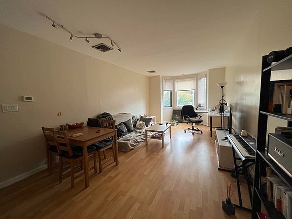 4th image of 200 Christopher Columbus Dr APT C4