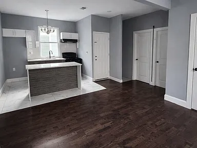 179 Hobson St #2 — photo 2 of 8