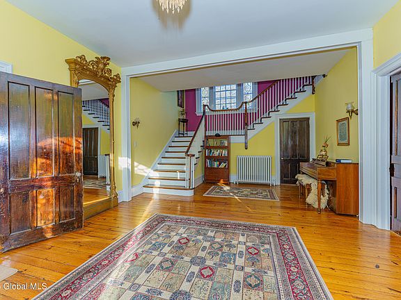 4th image of 170 Western Avenue