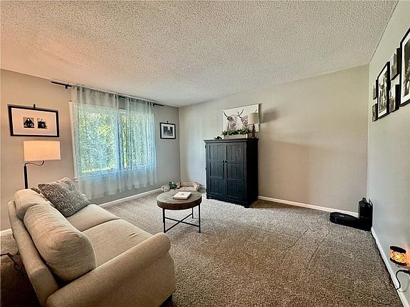 4th image of 736 Pottawatomie St