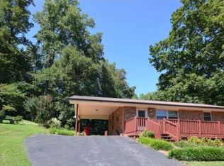 130 Blakemore Cir, Johnson City, TN 37604