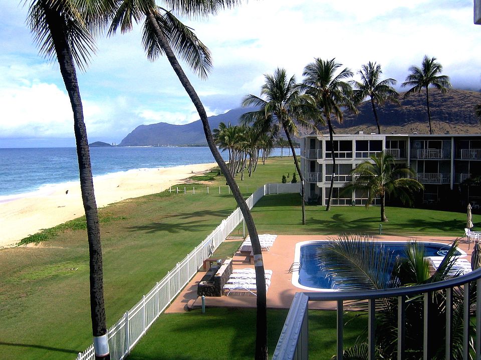 Side window view / living room