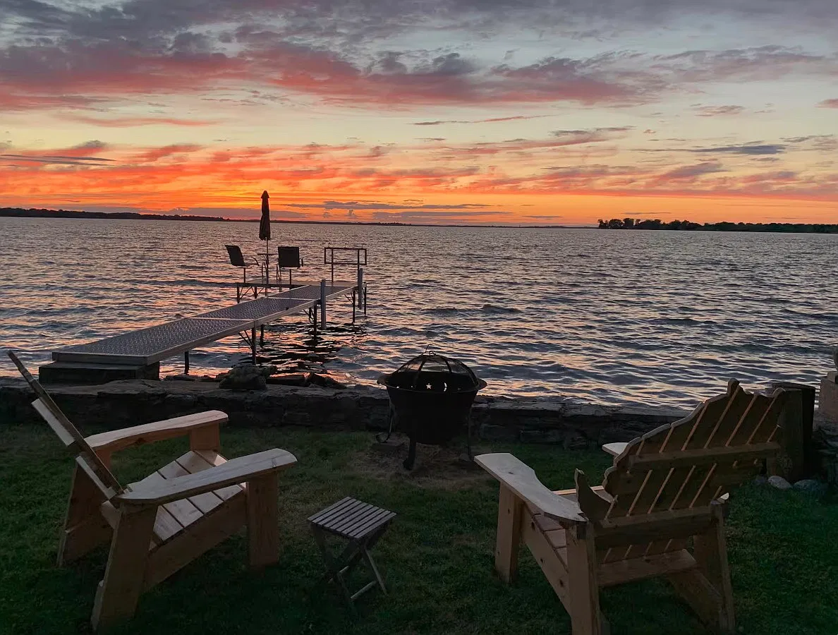 Sunset Point Ln, Oshkosh — Photo 2