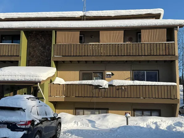 228 Woodridge St APT 4, Fairbanks, AK 99709