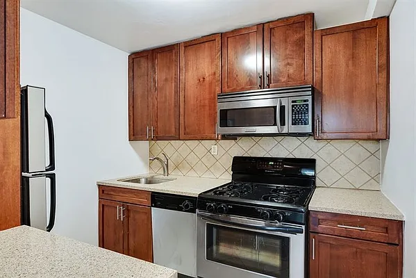 Rented by LG Fairmont Group | media 27