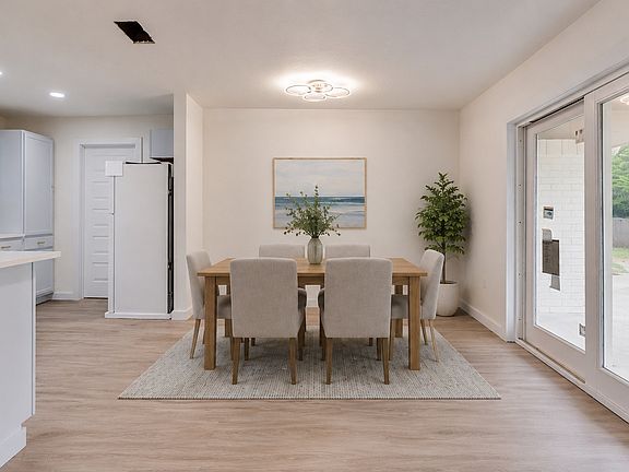 4th image of 1211 Robin Glen Dr