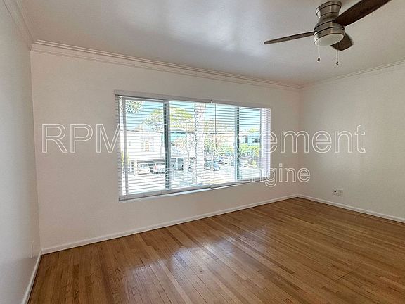 3rd image of 905 N Sweetzer Ave APT 22
