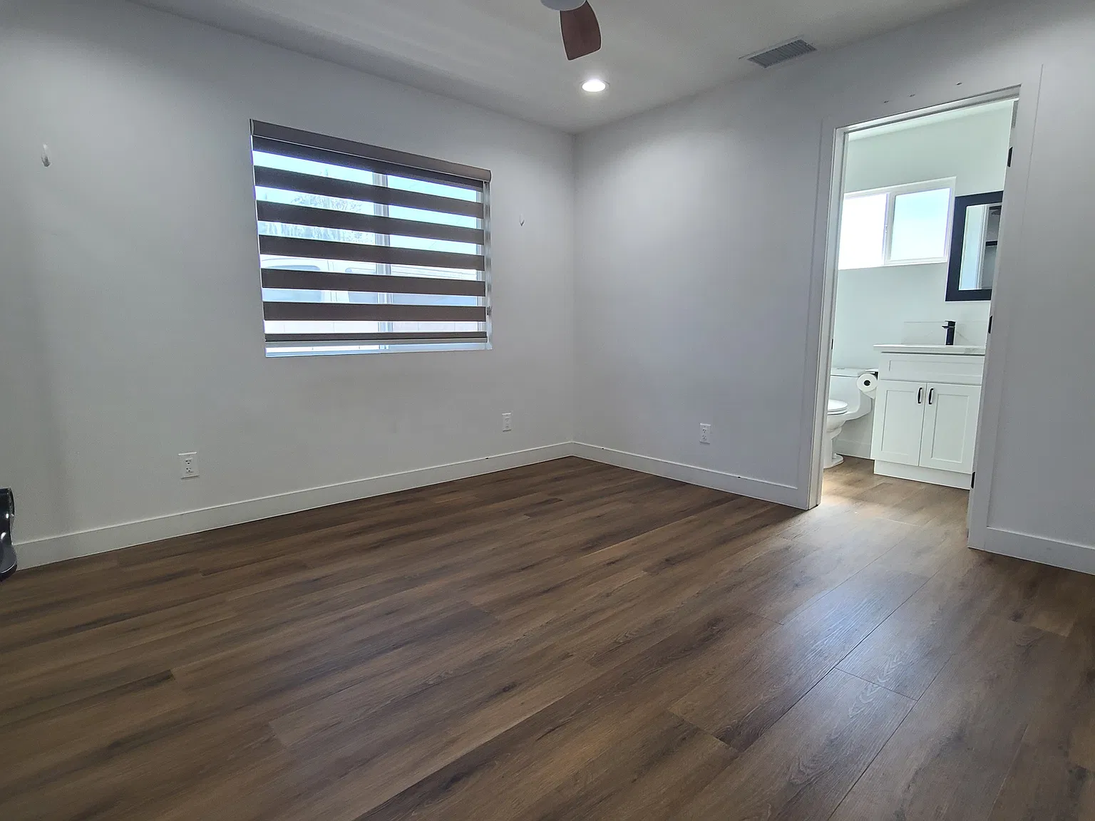 1458 N 1st Ave — Photo 4