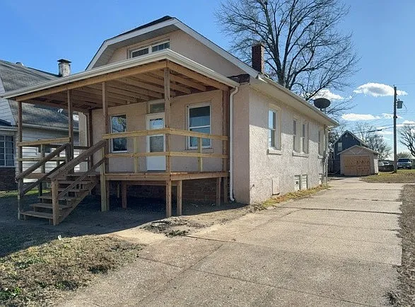 1638 4th St photo 1