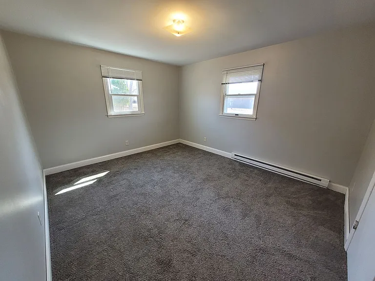 3204-3206 Runway Ave — Photo 7