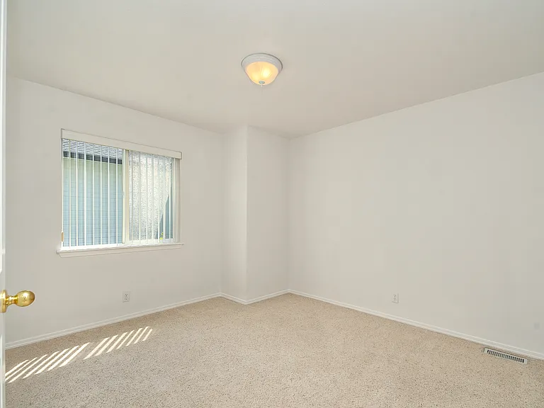 2319 E Gleneagle Dr — Photo 13