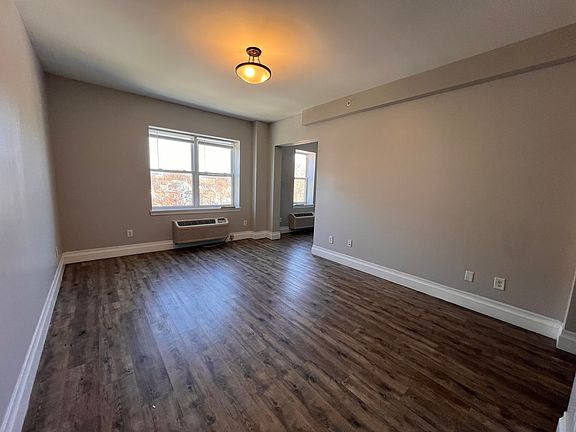 2nd image of 104 N Grove St #501