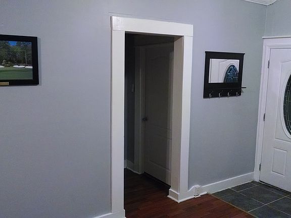 Bedroom 2 entry