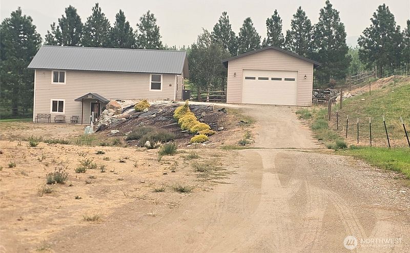2nd image of 32 Pilot Wheel Road