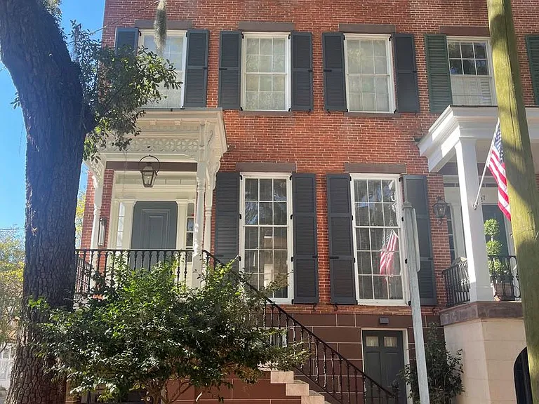 31 E Jones St — Photo 1