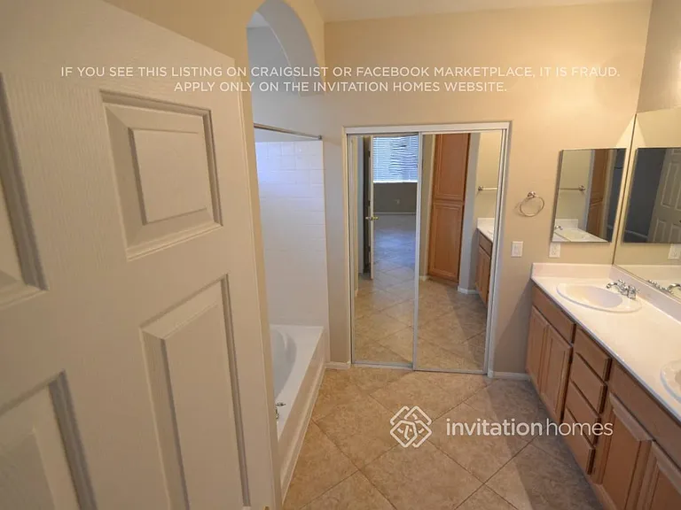 1016 Barberton Ct — Photo 5