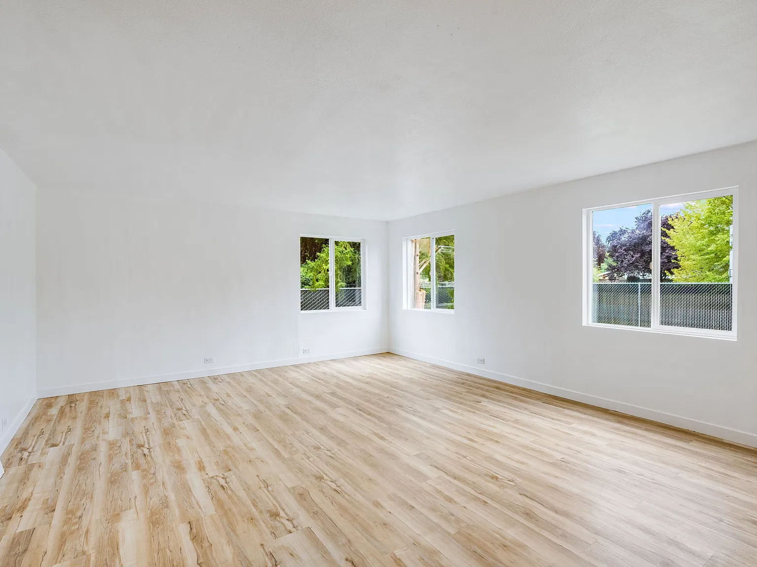 3 bed, 1834 sqft, $2,650 — Photo 4