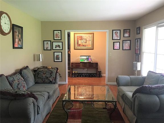 5th image of 2681 Empire Dr