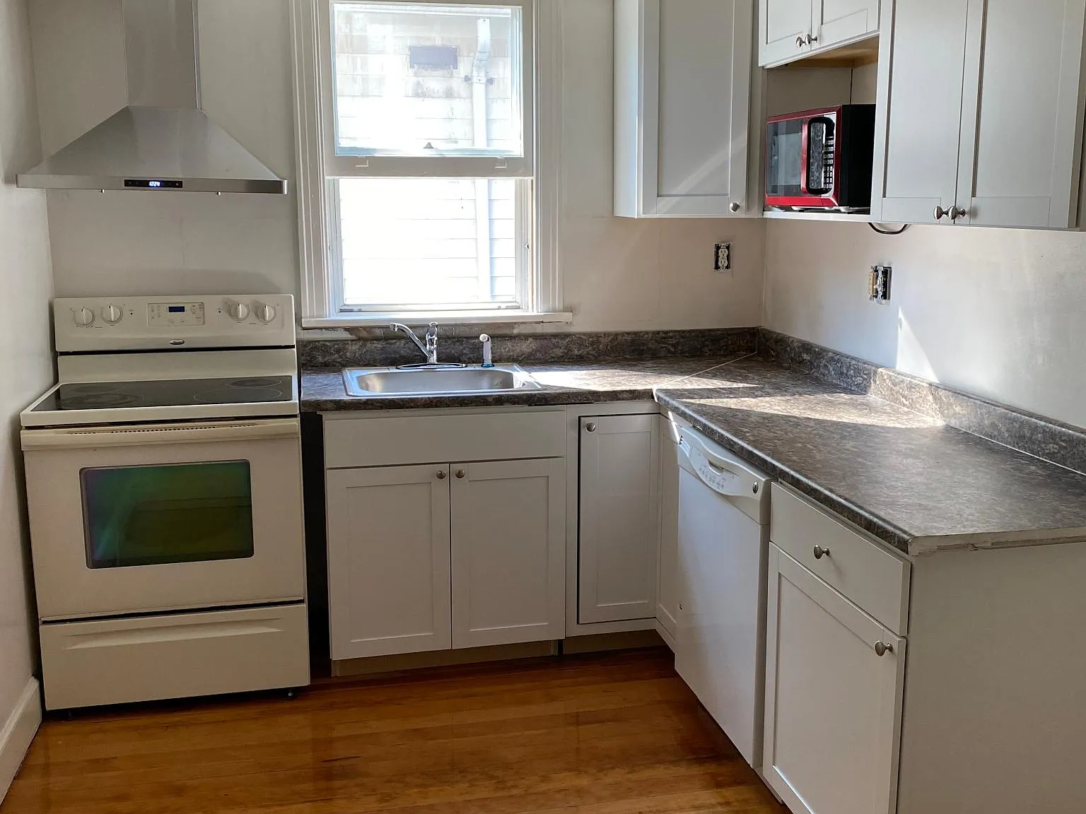 2 bed, 1080 sqft, $1,200 — Photo 4