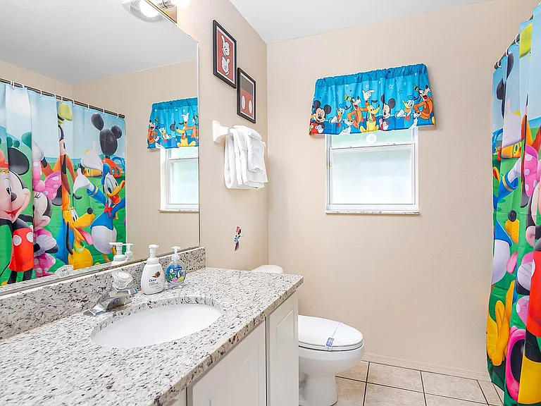 4402 Hamlet Ct — Photo 15