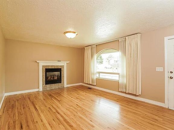 2nd image of 5539 S Danube Cir