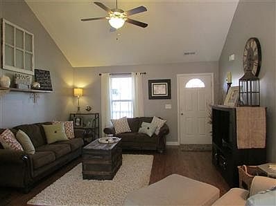 3rd image of 12 Cane Hill Dr