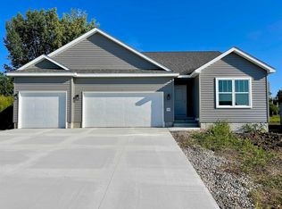 1408 Partridge Ln, Waterloo, IA 50701