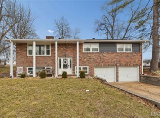 1837 Oak St, Pacific, MO 63069