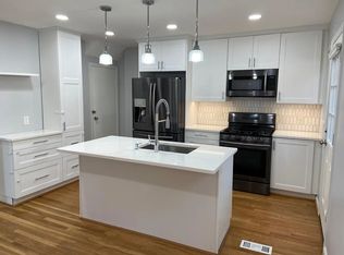 46 W Taylor Run Pkwy, Alexandria, VA 22314