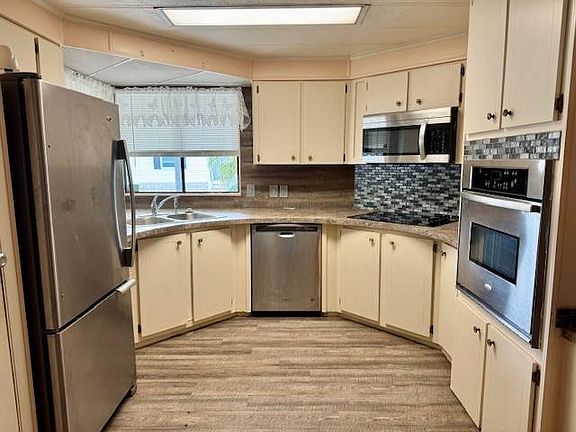 5th image of 2600 Harden Blvd Lot 212