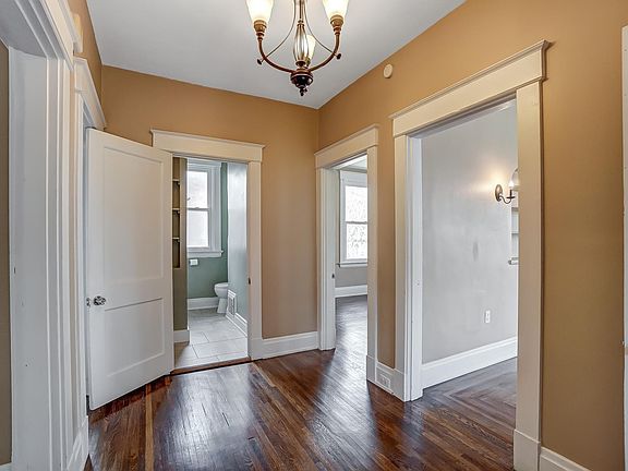 5th image of 4241 Langley Ave