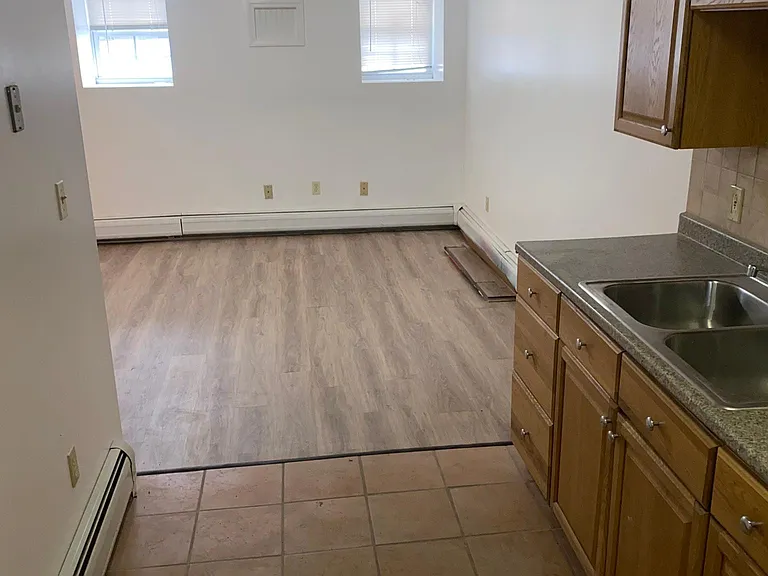 98 Morris St #BASEMENT — Photo 10