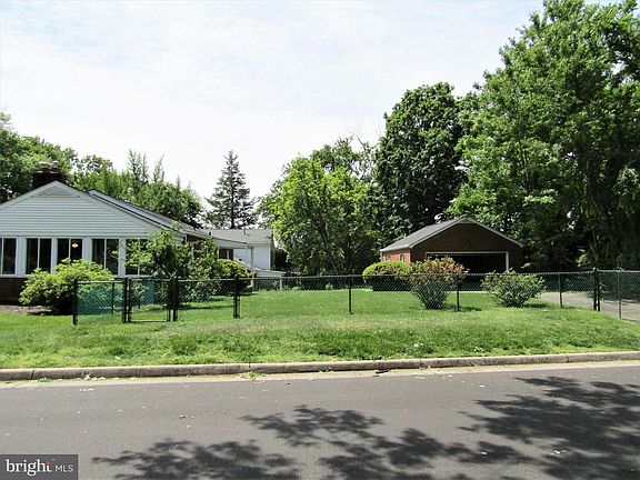 5th image of 2900 Cleave Dr