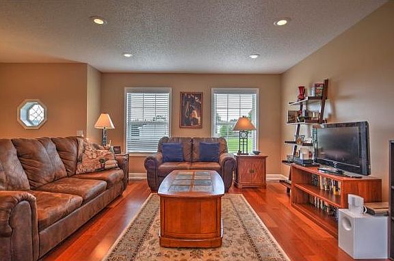 3rd image of 300 Crystal Springs Cir