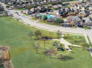 8916 Devonshire Dr, Fort Worth, TX 76131