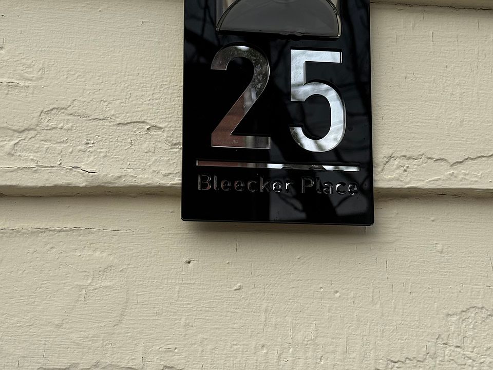 1st image of 25 Bleecker Pl APT 1