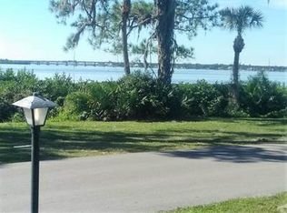 579 Bayshore Dr, Ellenton, FL 34222