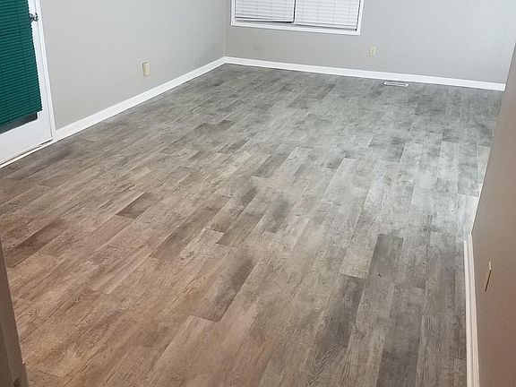 3rd image of 614 Saratoga Pl