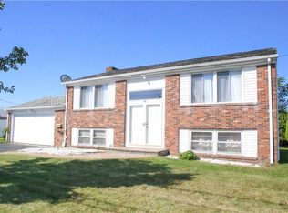 69 Seabrook Dr, East Providence, RI 02914