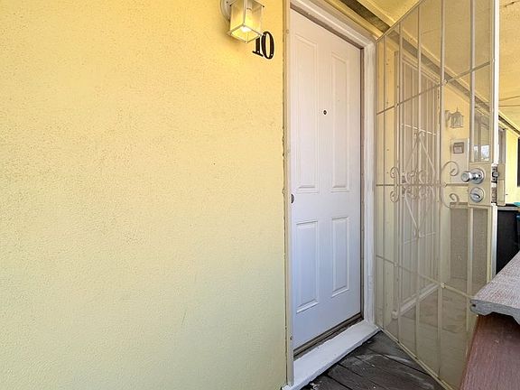 3rd image of 560 Cajon St #2896F7455