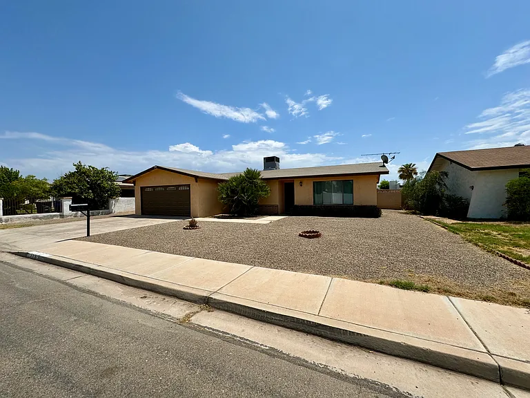 2153 S 29th Ave — Photo 19