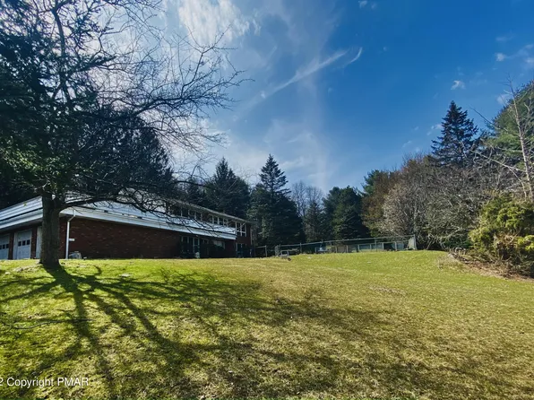 2372 Back Mountain Rd, Scotrun, PA 18355