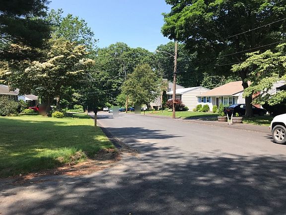 4th image of 24 Maitland Ave