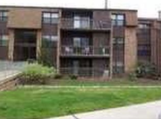 320 Sharon Ct, Woodbridge, NJ