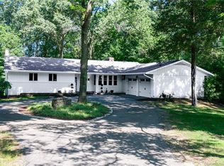 13 Dogwood Dr, Centerbrook, CT 06409