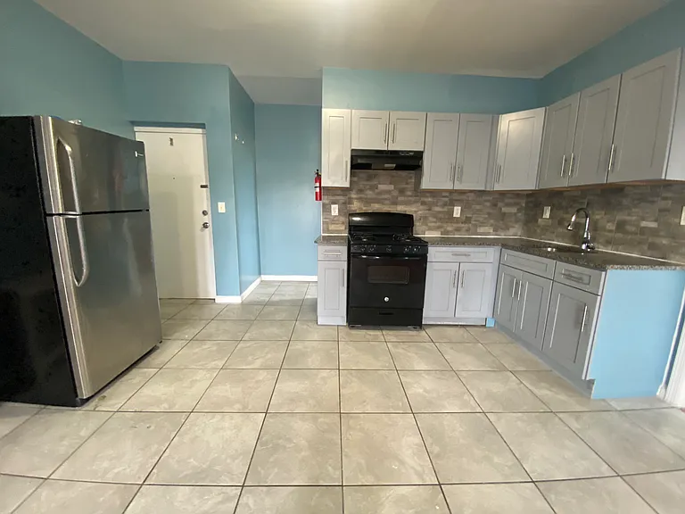 45-47 Cedar Ave #11 — Photo 3