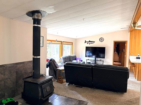 5th image of 558 Forest Park Dr