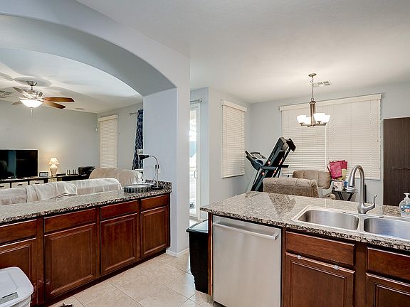 5th image of 2246 E Wayland Dr