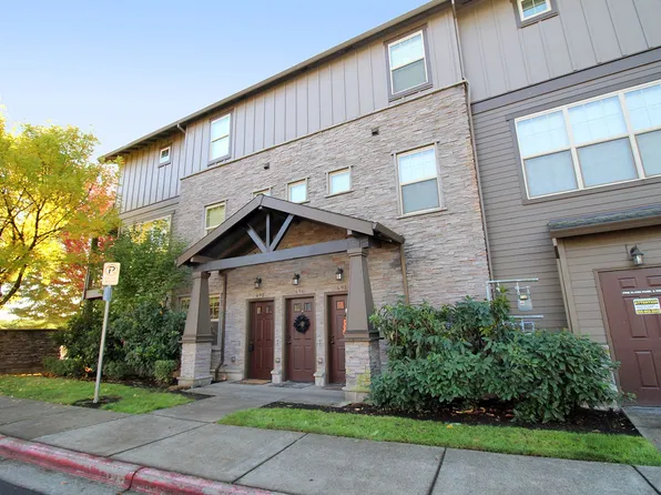 690 NE Adwick Dr, Hillsboro, OR 97006